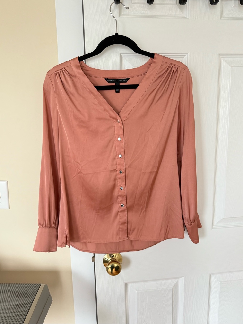 White House Black Market Dusty Rose Button-Front V-Neck Blouse